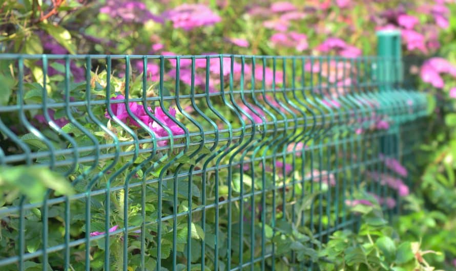 Grillage rigide et esthétisme: comment intégrer harmonieusement votre clôture dans votre paysage extérieur?