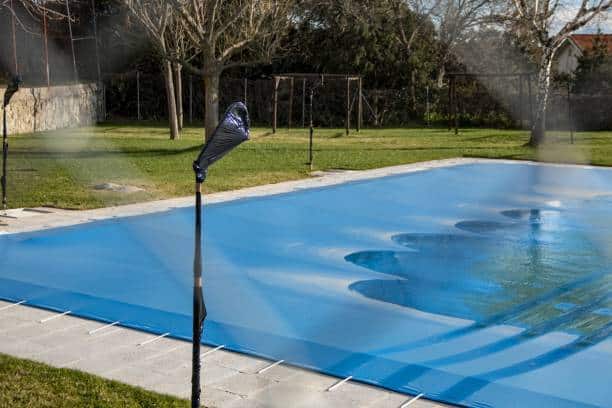bâche sur mesure piscine